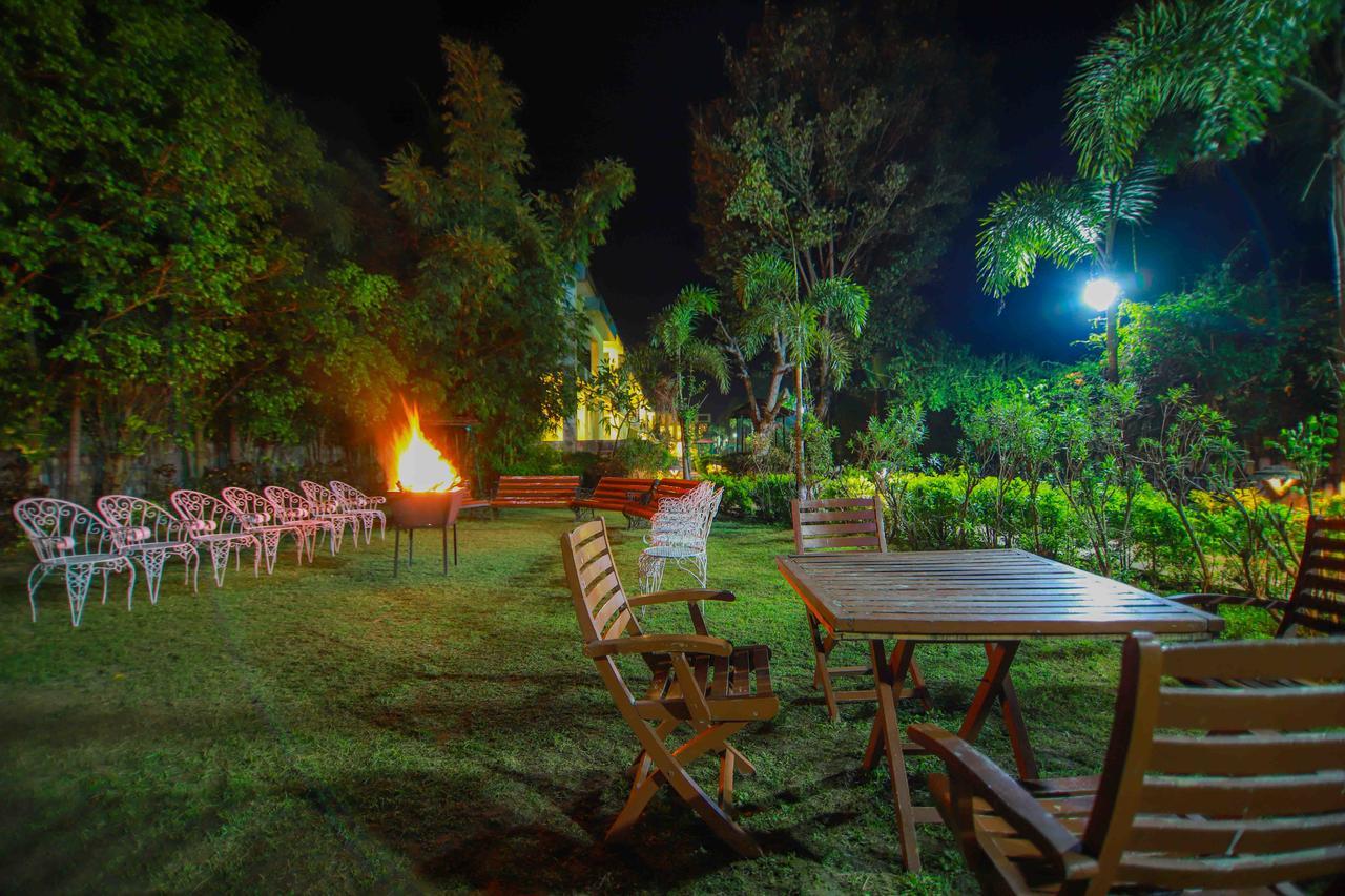 V Resorts Rajaji National Park Risikés Kültér fotó