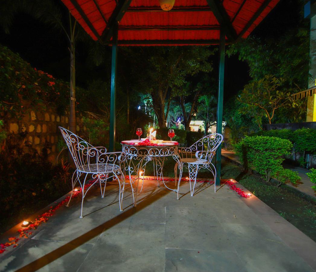 V Resorts Rajaji National Park Risikés Kültér fotó