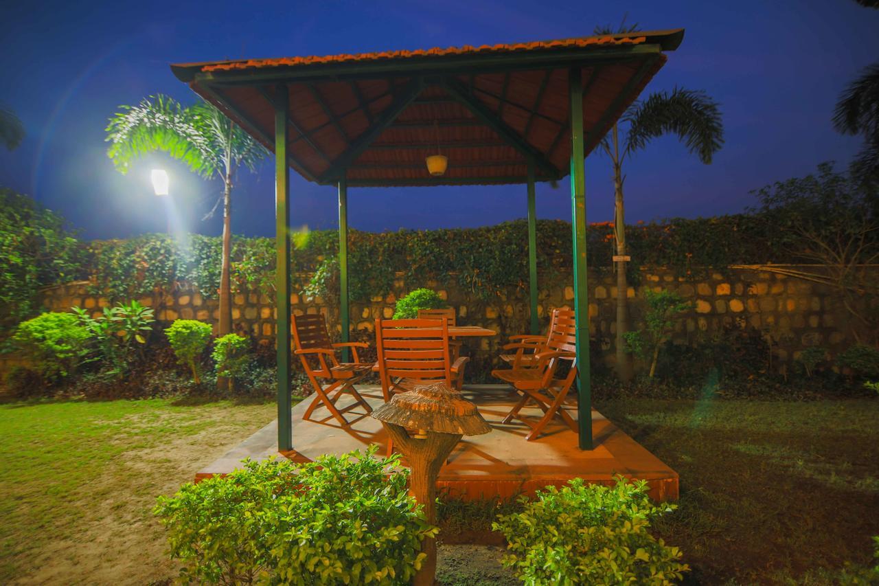 V Resorts Rajaji National Park Risikés Kültér fotó